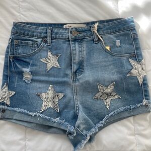 Patched stars Denim shorts